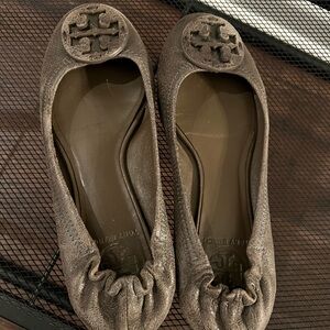 Tory Burch Women's Textured Brown Flats